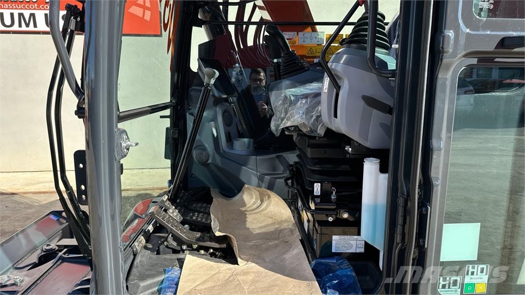 Hitachi ZX95US-7 Средни екскаватори 7т - 12т