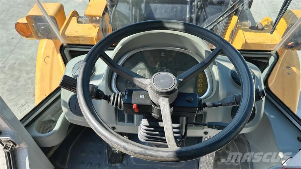 Hyundai HL730TM-7 4x4 لوادر بعجل