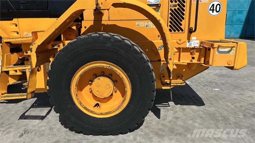 Hyundai HL730TM-7 4x4 لوادر بعجل