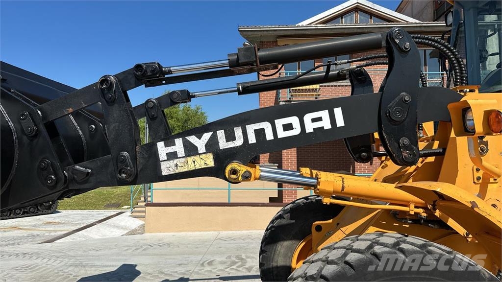 Hyundai HL730TM-7 4x4 لوادر بعجل