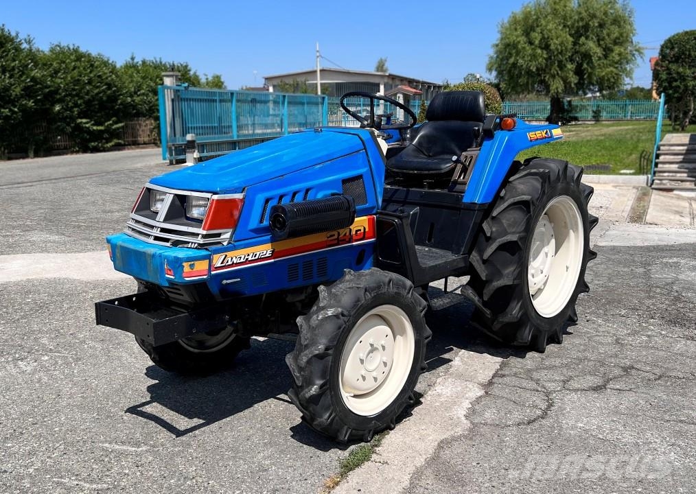 Iseki 240 4x4 Snežne deske in plugi