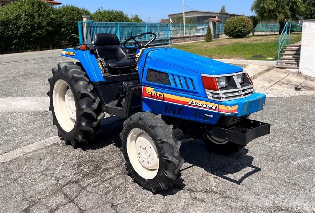 Iseki 240 4x4 Snežne deske in plugi