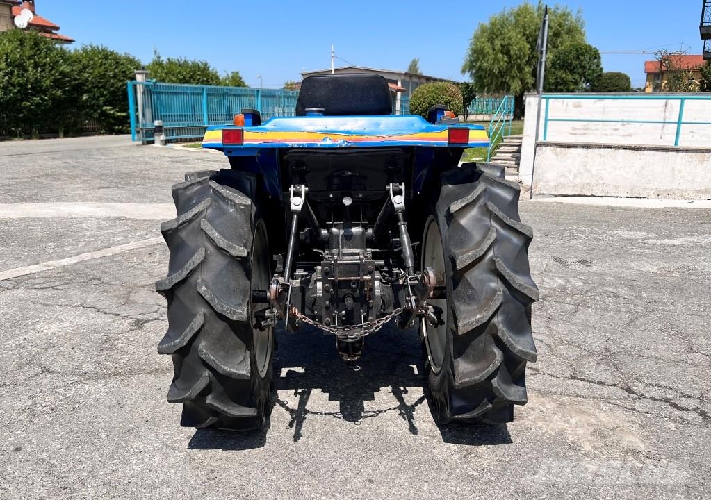 Iseki 240 4x4 Snežne deske in plugi