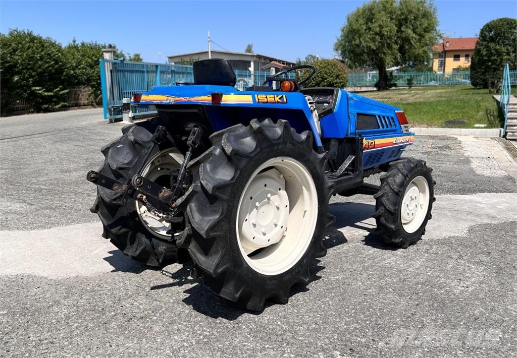 Iseki 240 4x4 Snežne deske in plugi