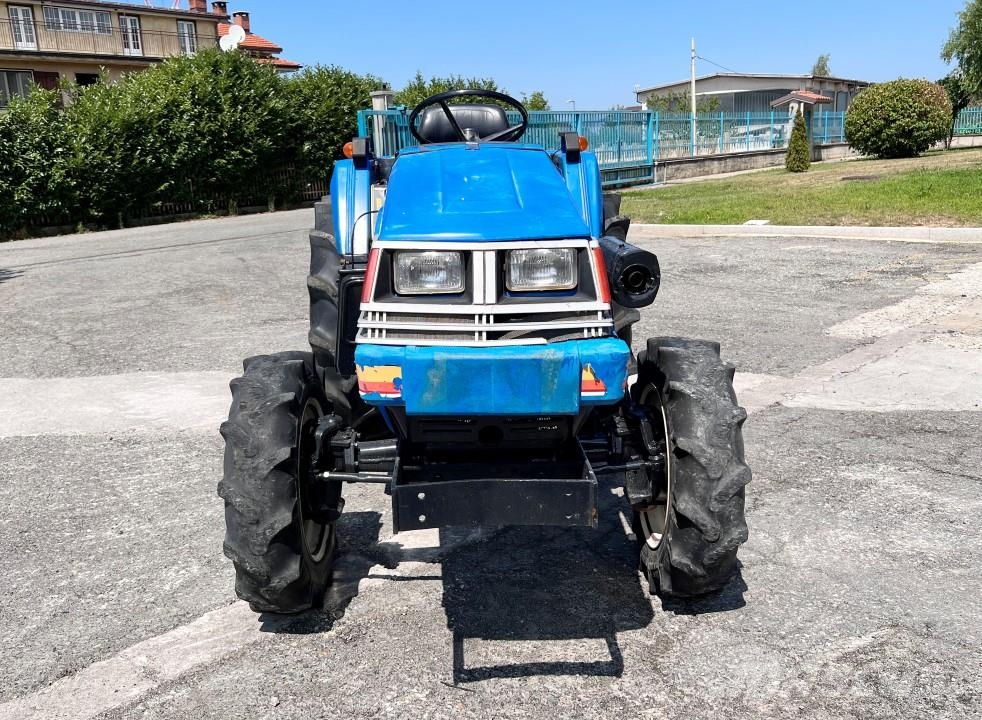 Iseki 240 4x4 Snežne deske in plugi