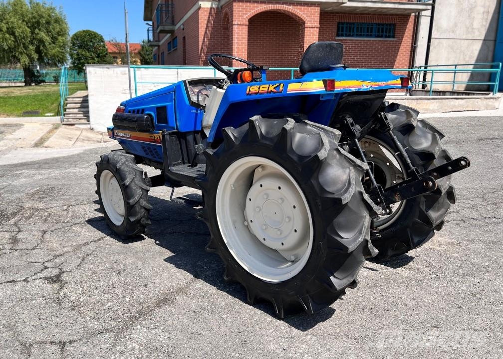 Iseki 240 4x4 Snežne deske in plugi