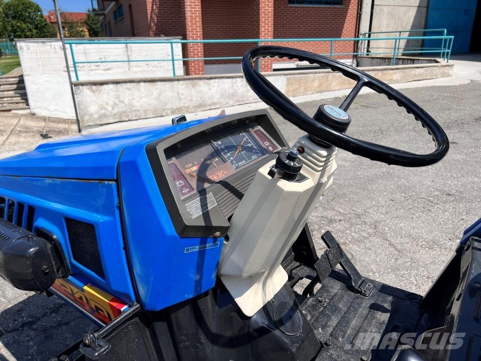 Iseki 240 4x4 Snežne deske in plugi
