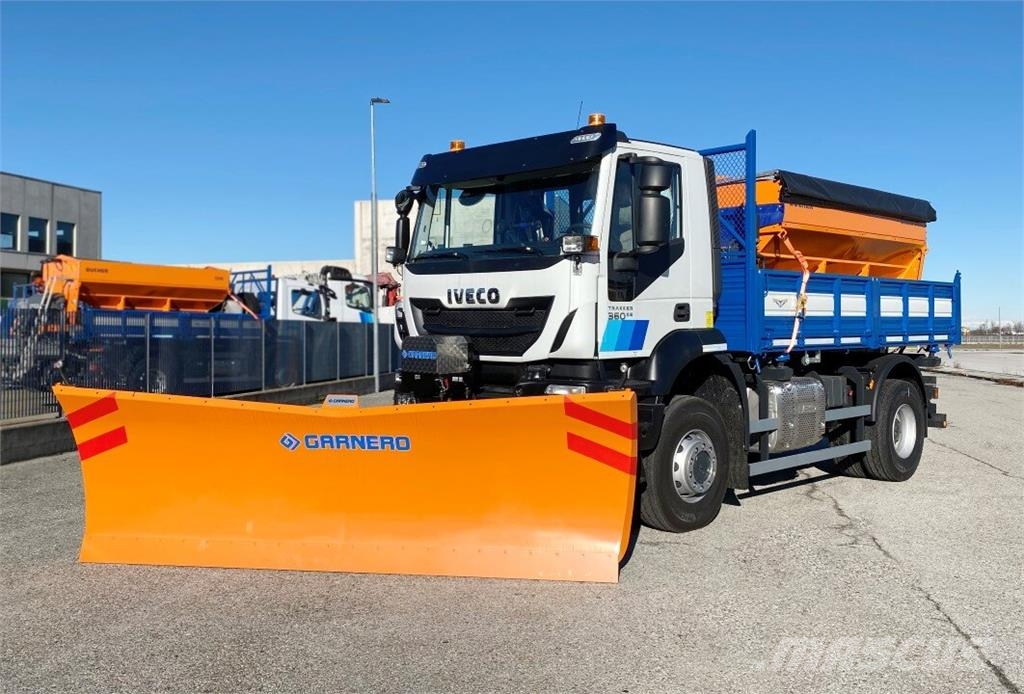 Iveco TRAKKER 360 Lâminas e arados de neve