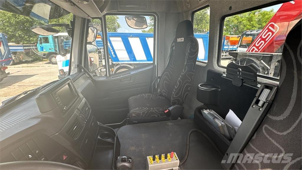 Iveco Trakker 450 6x4 شاحنات أخرى