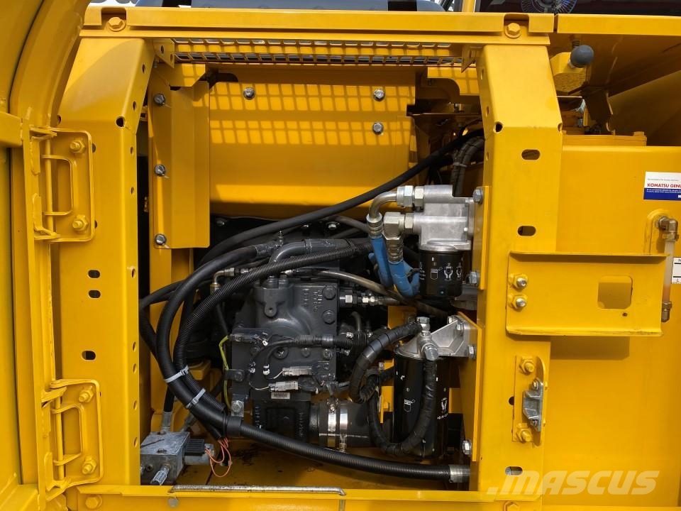 Komatsu PC130-7 中型挖掘机