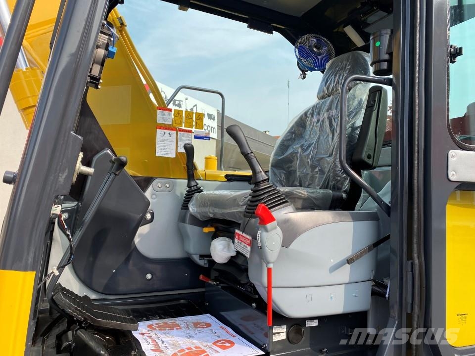 Komatsu PC130-7 中型挖掘机