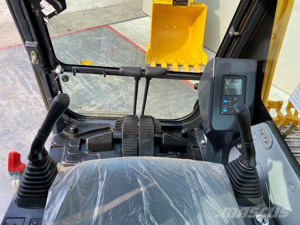 Komatsu PC130-7 中型挖掘机
