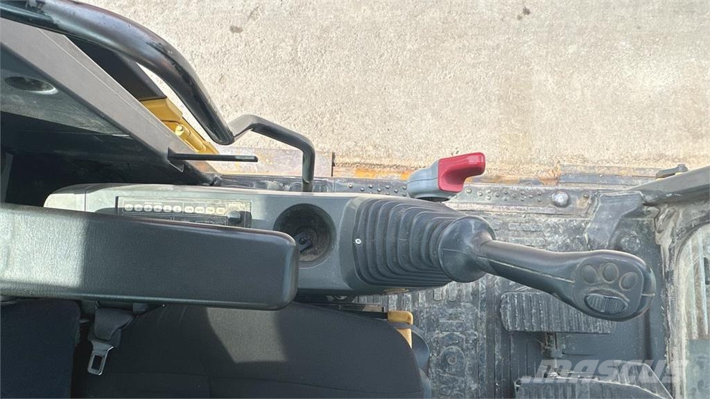 Komatsu PC210NLC Εκσκαφείς με ερπύστριες
