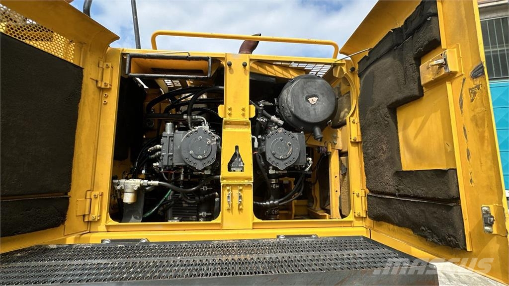 Komatsu PC700 LC-8E0 Верижен екскаватор