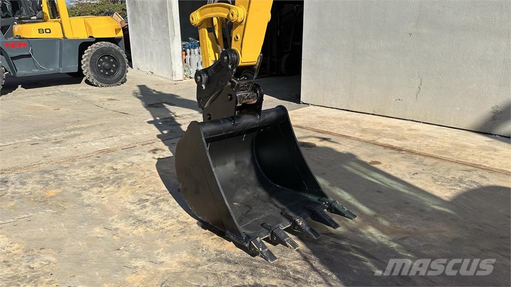 Komatsu PC80MR-5E Midigraafmachines 7t - 12t