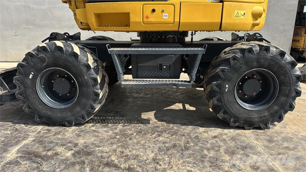 Komatsu PW118MR-11 Escavadeiras de rodas