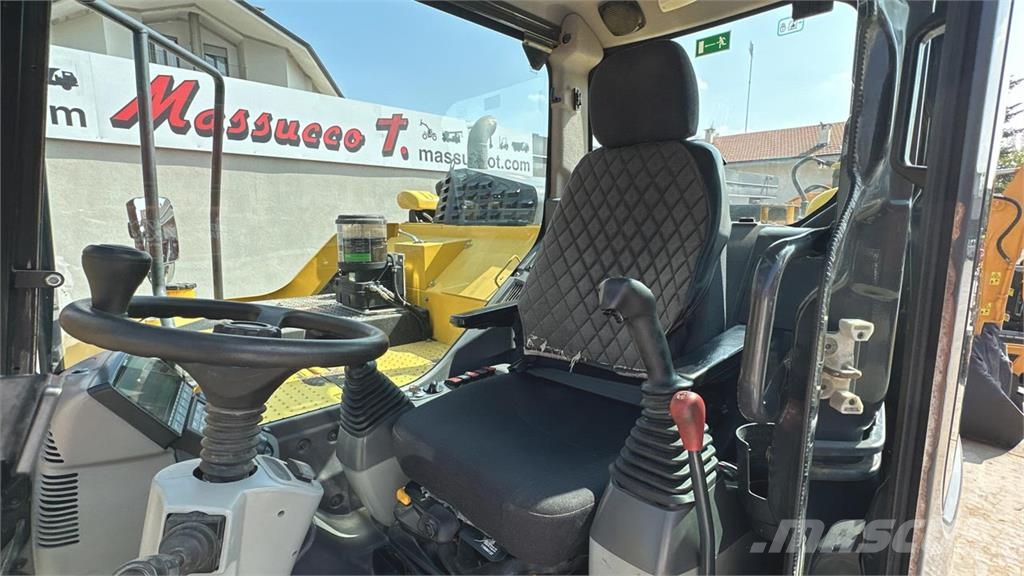 Komatsu PW118MR-11 Escavadeiras de rodas