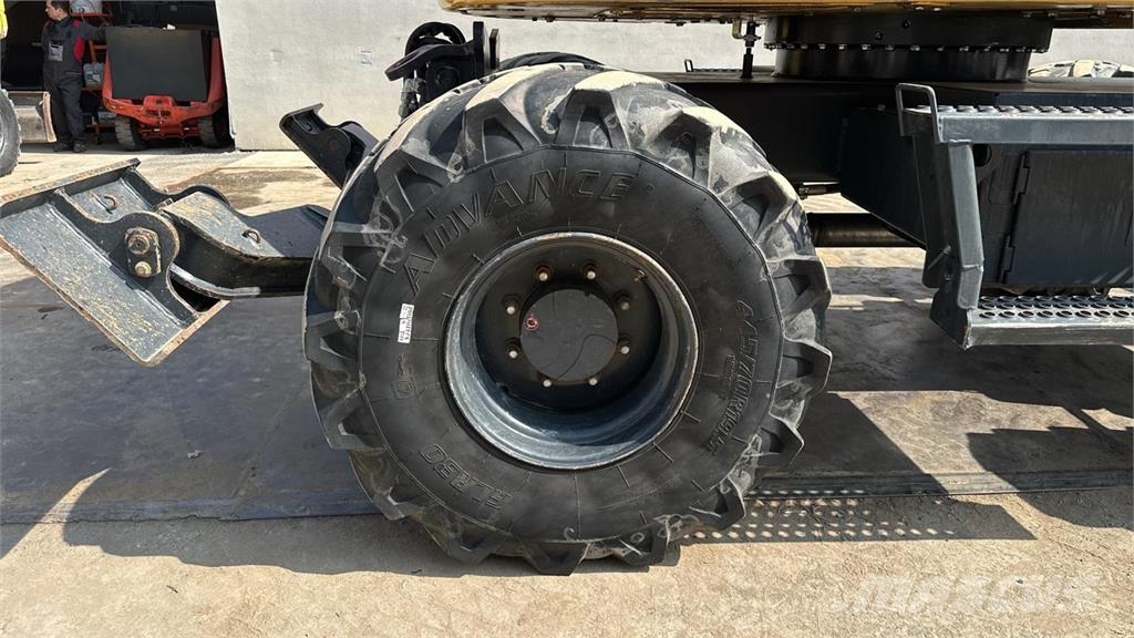 Komatsu PW118MR-11 Escavadeiras de rodas