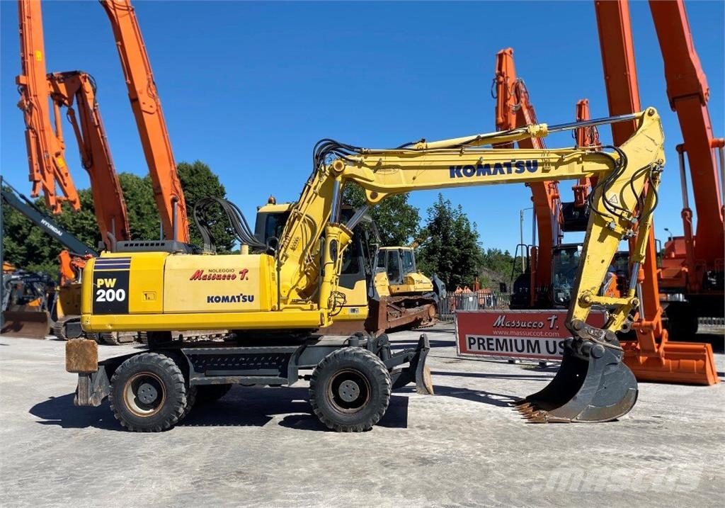 Komatsu PW200 7K حفارات بعجل