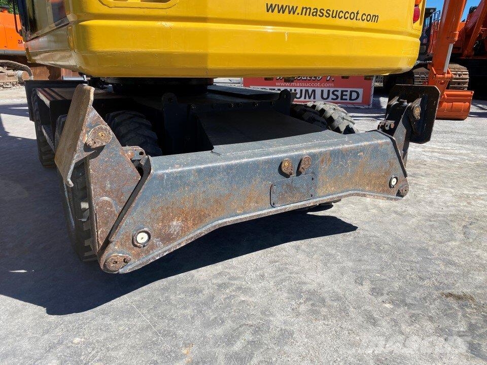 Komatsu PW200 7K حفارات بعجل