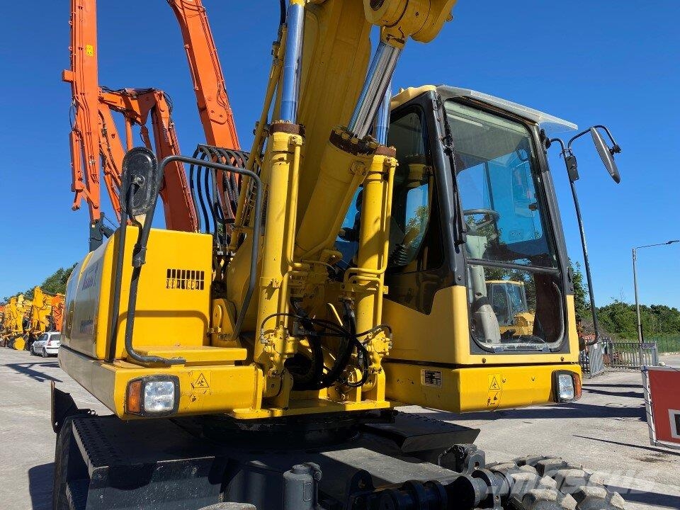 Komatsu PW200 7K حفارات بعجل