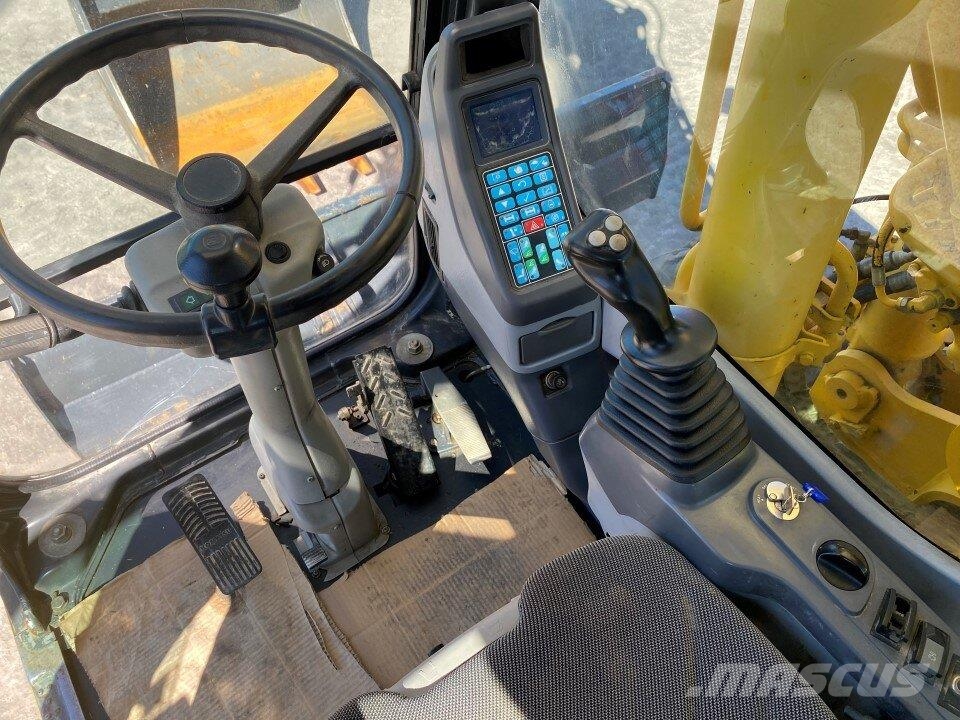 Komatsu PW200 7K حفارات بعجل