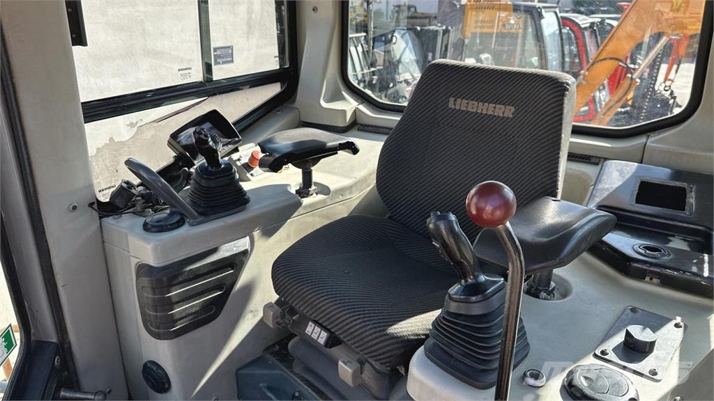 Liebherr PR 734 LGP Dozere Beltegående