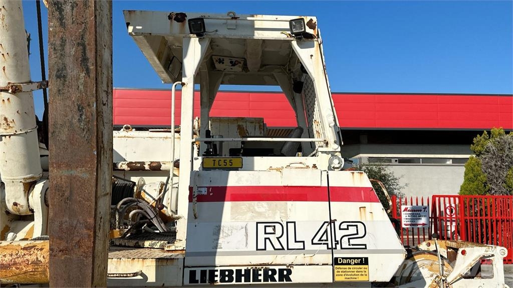 Liebherr RL42B Pipeline equipment