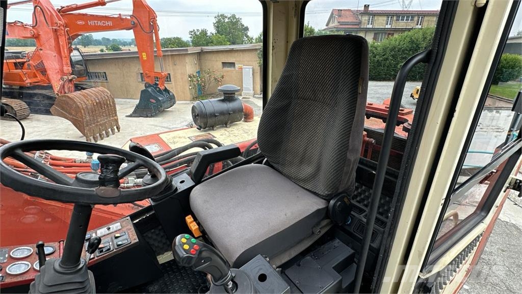 Macchine movimento terra EH300/3 Bageri na kotačima
