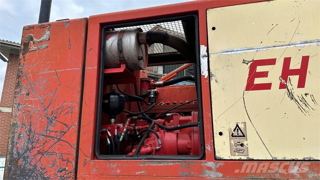 Macchine movimento terra EH300/3 Bageri na kotačima