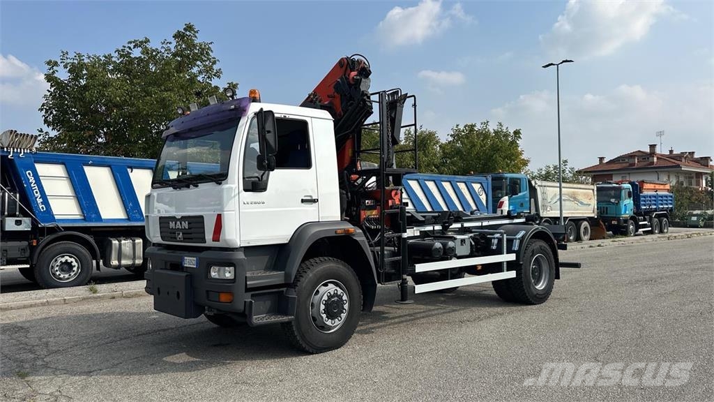 MAN LE280B 4x4 Вантажівки / спеціальні