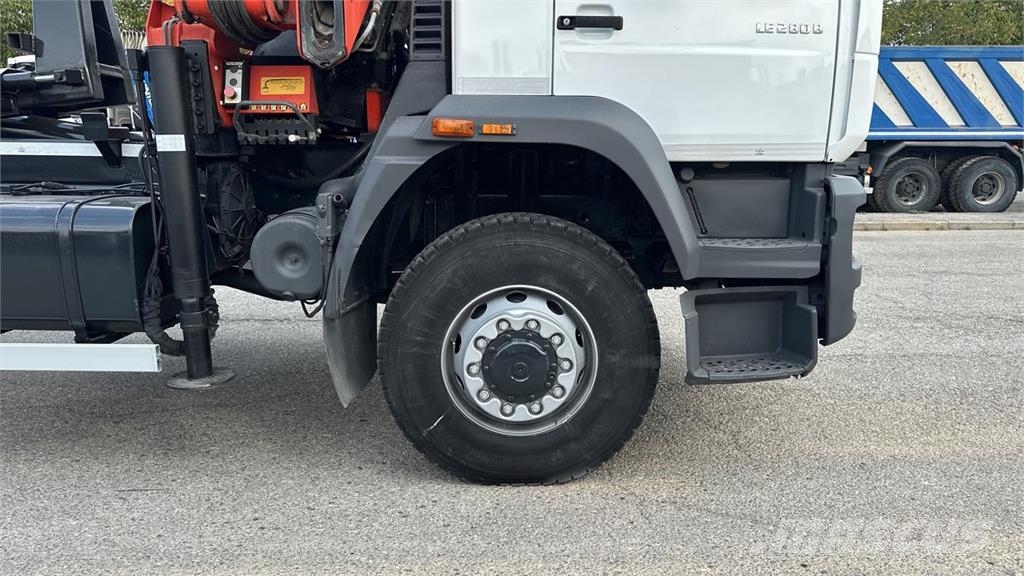 MAN LE280B 4x4 Вантажівки / спеціальні