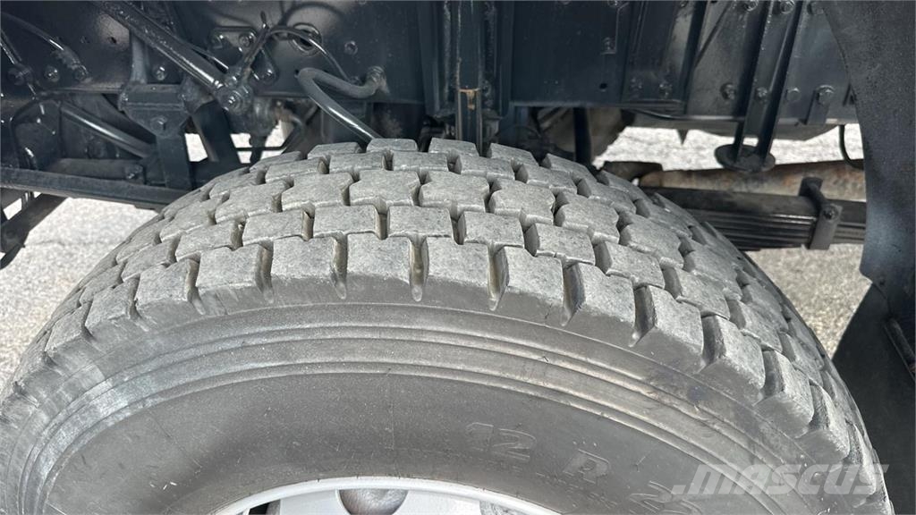 MAN LE280B 4x4 Вантажівки / спеціальні