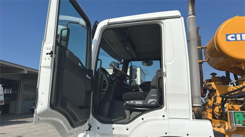 MAN TGM 18.330 4X4 Betonmischer