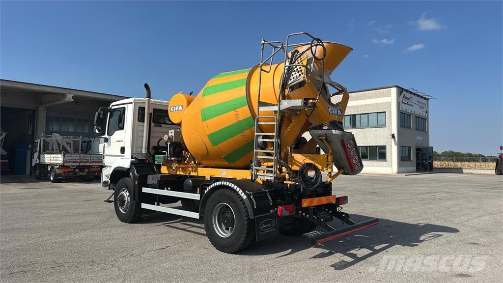 MAN TGM 18.330 4X4 Betonmischer