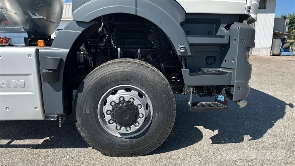 MAN TGS 33.520 6X6 Camiones cisternas