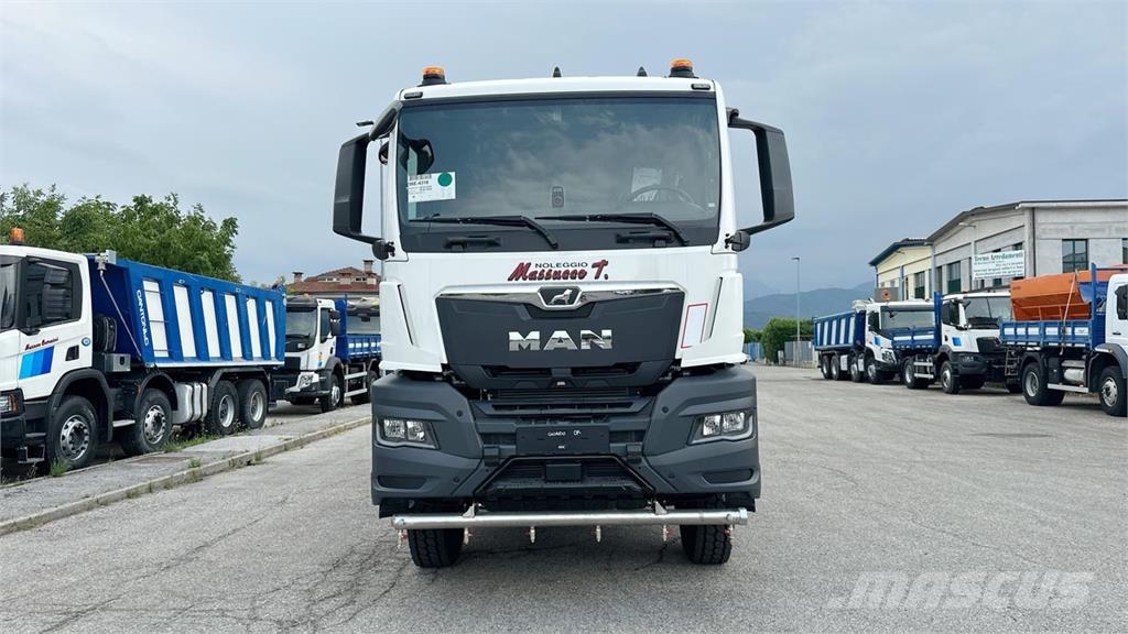 MAN TGS 33.520 6X6 Camiones cisternas