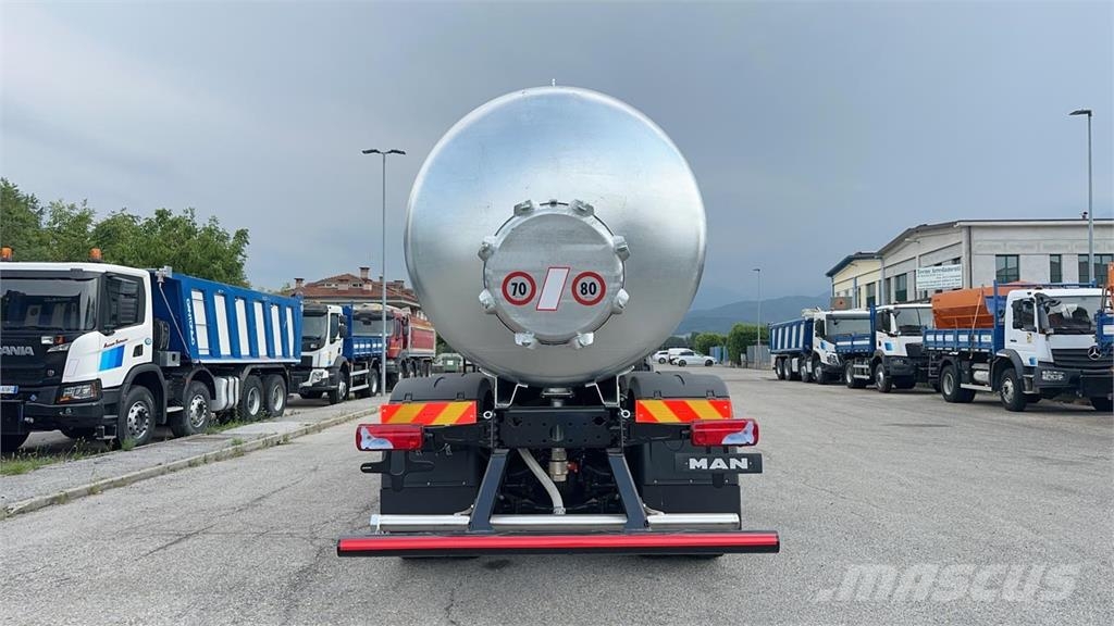 MAN TGS 33.520 6X6 Camiones cisternas