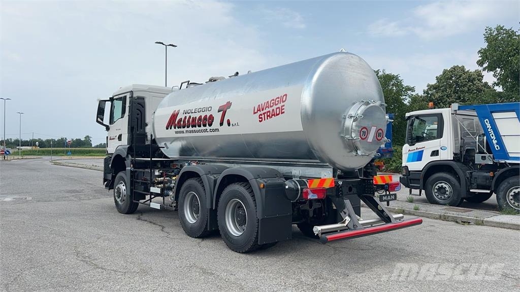 MAN TGS 33.520 6X6 Camiones cisternas