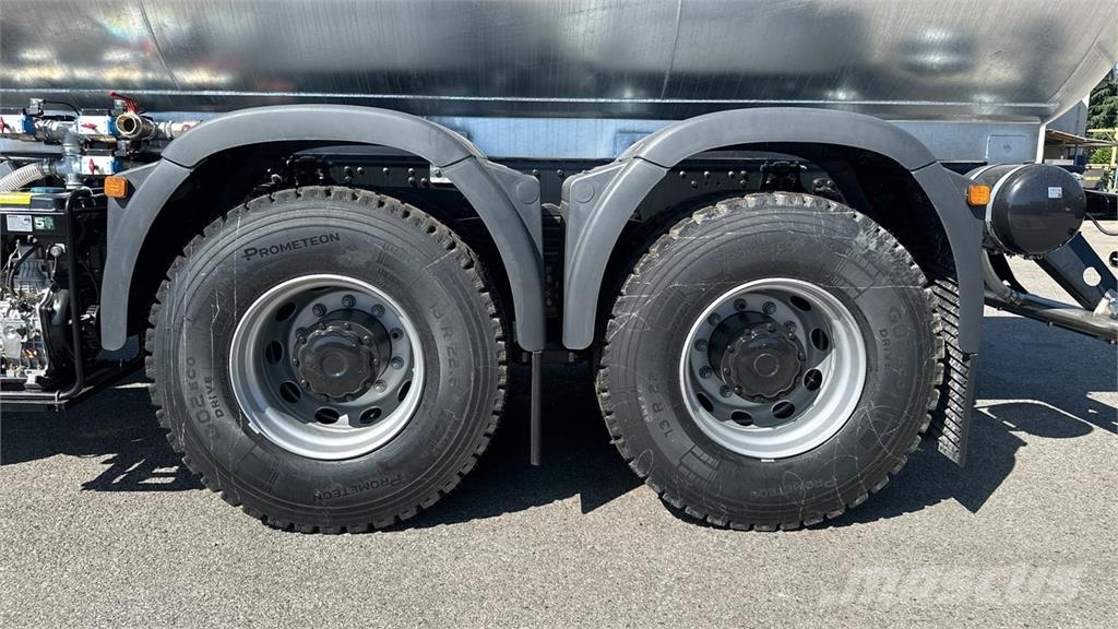 MAN TGS 33.520 6X6 Camiones cisternas