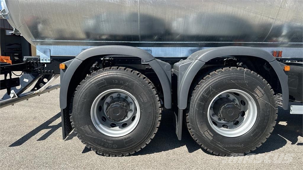 MAN TGS 33.520 6X6 Camiones cisternas