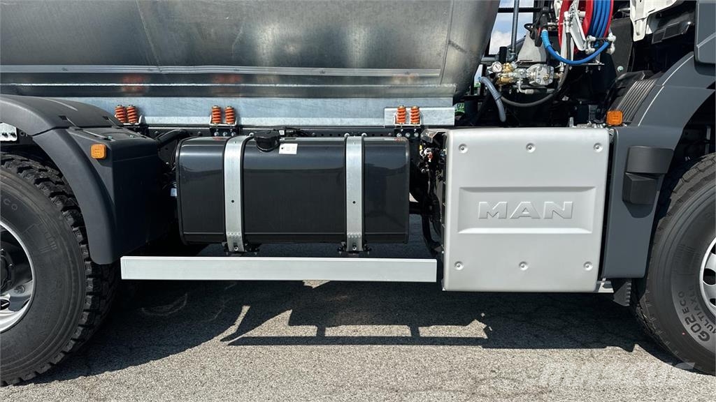 MAN TGS 33.520 6X6 Camiones cisterna