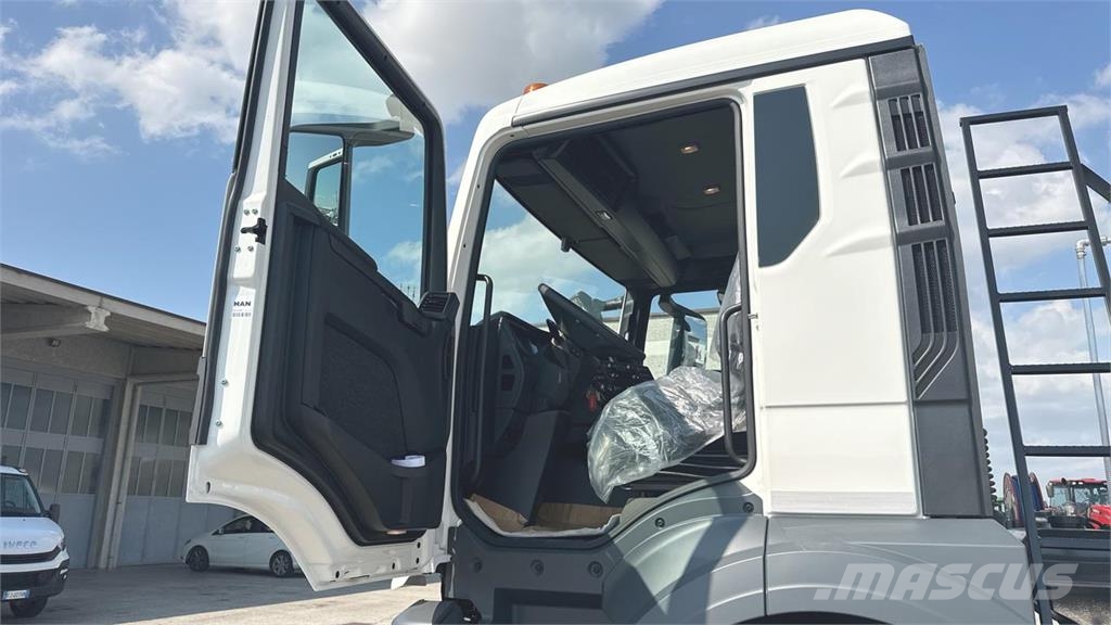 MAN TGS 33.520 6X6 Camiones cisterna
