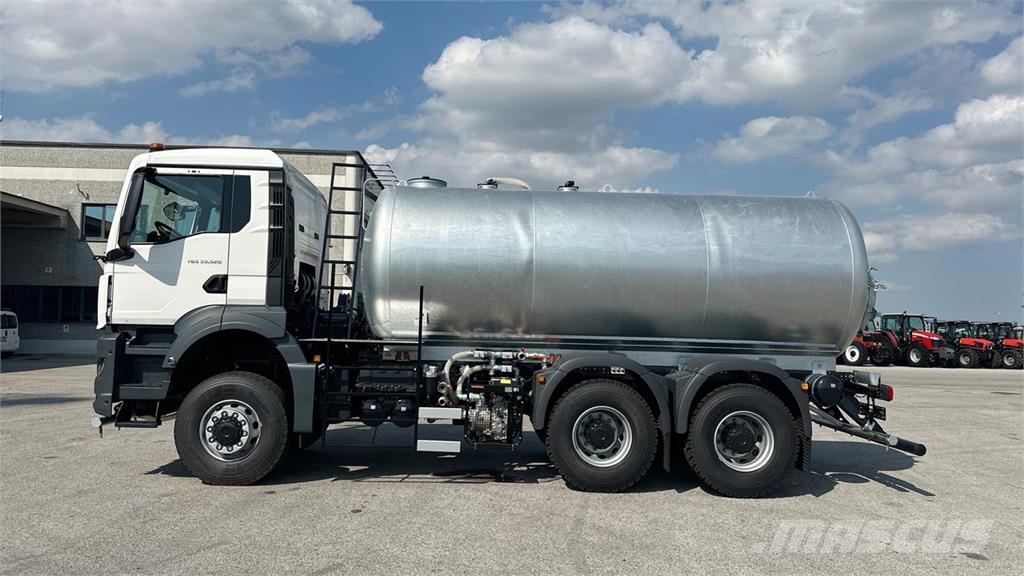 MAN TGS 33.520 6X6 Camiones cisterna