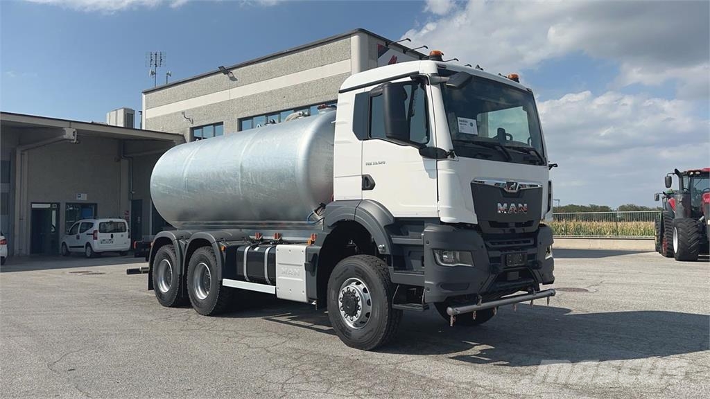 MAN TGS 33.520 6X6 Camiones cisterna