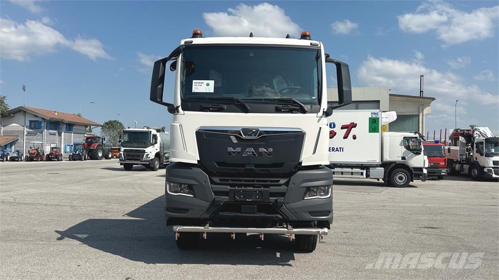 MAN TGS 33.520 6X6 Camiones cisterna