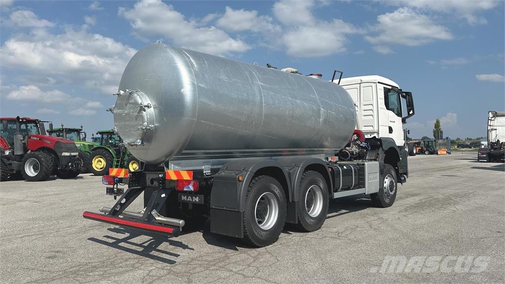 MAN TGS 33.520 6X6 Camiones cisterna