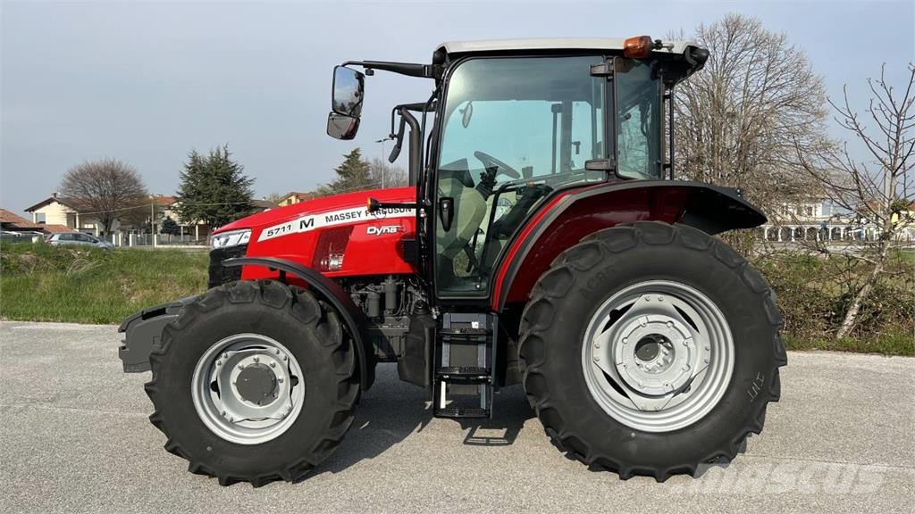 Massey Ferguson 5711 DYNA4 4X4 Εκχιονιστήρες και χιονοδιώχτες