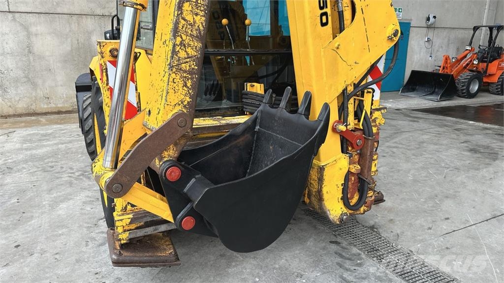 Massey Ferguson 60HX 4X4 لوادر ذات جرافات عكسية