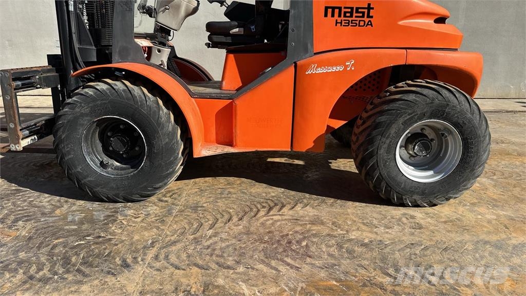 Mast Explorer H35DA 4X4 Внедорожные погрузчики